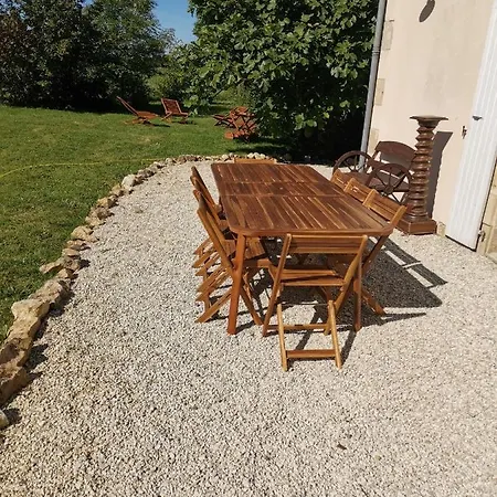 Gite 4 Etoiles Avec Hebergement Insolite - 10 Personnes Foussais Exterior photo